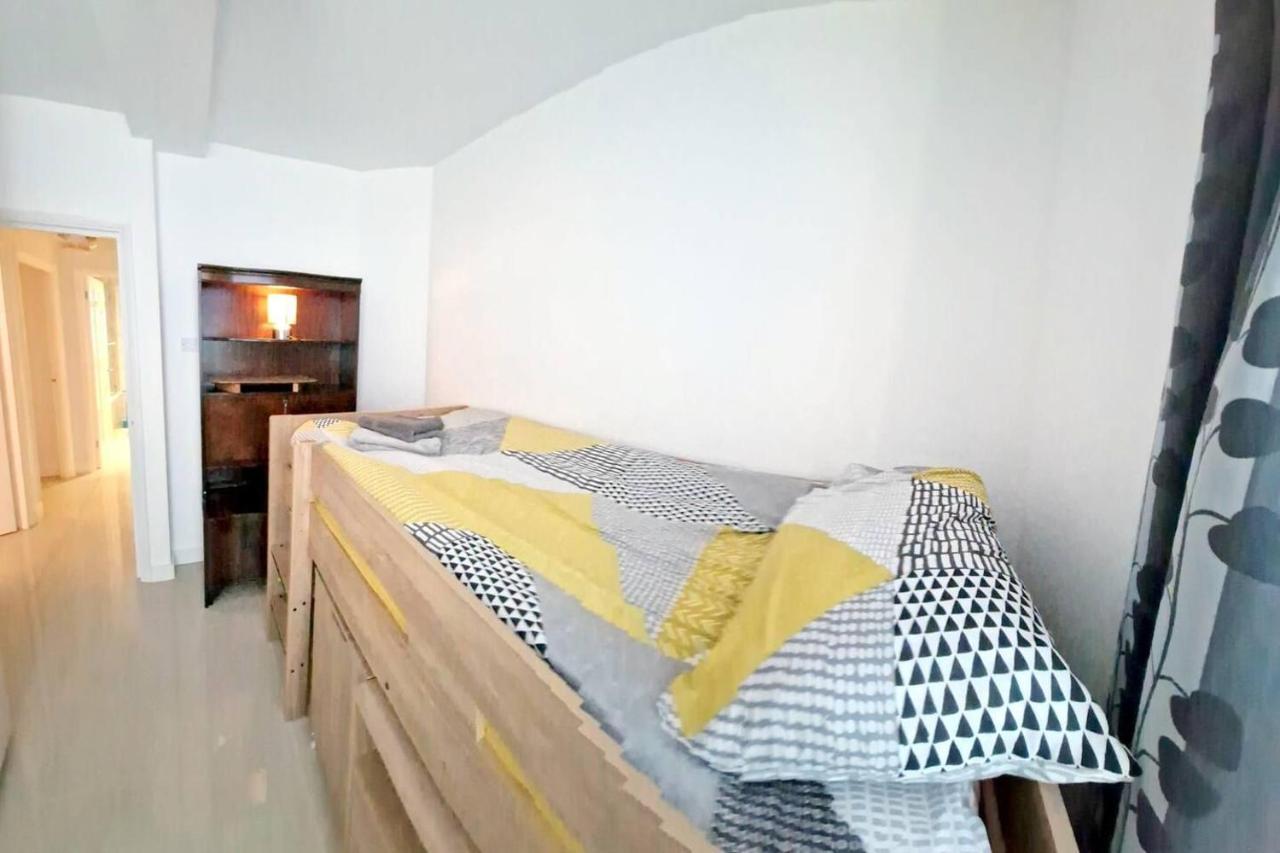 Modern 3-Bed House In Surrey Quays Villa London Eksteriør billede